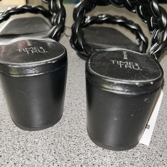 NWT Time and Tru Women's City Braided Heel Sandals~ Black 9W - Picture 10 of 11